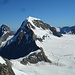 Blick aus dem [pass23102 Rottalsattel] zu [peak1505 Eiger] und [peak3490 Mönch] hinüber.