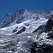 Gletscherabbruch auf 2200 m zwischen dem Oberen und dem Unteren Eismeer; Finsteraarhorn und Agassizhorn