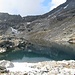 Giunti al Lago della Croce iniziamo a vedere il caratteristico Passo del Forato ( al  centro in alto )