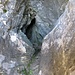 kleine höhle im kamin