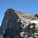 Auf ca. 3520 m auf dem SSW-Grat des Pleureur, im Schatten: Westwand, in der Sonne: SSO-Flanke, dort oder etwas mehr rechts geht die Route durch