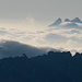 Wolken drücken von Süden über den Bergketten II