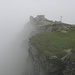 links steil und im Nebel: Punta di Larescia / Cima di Gorda