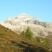 Un Pizzo Pesciora molto arrotondato, visto dall’omonima Alpe