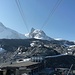 Station Trockener Steg mit Sicht zum Klein Matterhorn (Bildmitte) und links das Breithorn