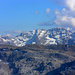 Toller Blick auf diie gesamte Nordflanke des Hinter Schloss vom Gross Sättelistock ob Engelberg (aufgenommen auf <a href="http://mdettling.blogspot.com/2011/09/sattelistock-physical-gravity-7a.html" rel="nofollow">dieser Klettertour</a>). Der höchste Punkt rechts ist P.3133, der Nebengipfel in Bildmitte P.3093. Und über dessen schattige Nordflanke, links der markanten Rippe, verlief unser Aufstieg und die Abfahrt. Aus dieser Perspektive irgendwie unglaublich!