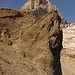 "Wegweisend" steht der massive Fels im Steilhang unterhalb der Furggele
