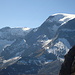 Eisabbruch im Röti-Couloir.<br />Man beachte die "Staub"-Wolke unten