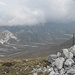 Gipfelsteinmann - und Blick auf den westlichen Teil des Campo Imperatore