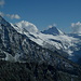 Panorama vom Pointe du Tsaté zu den eisgefüllten Talschlüssen der Walliser Alpen. Von links: Glacier de Moiry, Glacier de Ferpècle, Glacier du Mont Miné. Dazu die Vier- und Dreitausender von der Wellenkuppe bis zum Dent de Perroc.