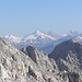 Über dem Südgrat des Rosskopfes sieht man die Zillertaler Alpen mit dem Olperer