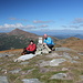 Gipfel Turkul / Туркул - Ein weiteres "Gruppenfoto mit Hund". Zu sehen sind auch alle heute überschrittenen Gipfel einschließlich Hoverla / Говерла (hinten links).