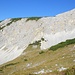 Nach dem Aufstieg aus dem Karwendeltal erreicht man auf einer Höhe von ca. 2000m (aktueller Standort) das Marxenkar und den Weg der nach links (Blickrichtung auf dem Bild) über den Brendelsteig zum Karwendelhaus und nach rechts (nächstes Bild) über die Breitgrieskarscharte und -spitze zur Pleisenhütte führt.