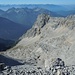 Tiefblick ins westliche Hinterkar unter dem mächtigen Ausläufer der Larchetkarspitze