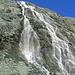 Regenbogenfarben beim Wasserfall