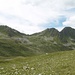 Links der "Vorgipfel" vom Gfroren Horn, rechts das Wuosthorn und dazwischen der namenlose Gipfel, den wir hinten rum umgangen haben