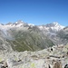 Aussicht vom Sidelhorn zum Oberaarsee und -gletscher links und zum Unteraargletscher rechts.