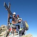 Gipfelfoto mit Chistophe - the Photobomb (Fast die Hälfte der Bergsteiger am Matterhorn waren an diesem Tag Alleingänger oder Norwändeler)
