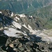 Tiefblick über meine Aufstiegsroute zum Перевал Солдатский (Pereval Soldatskij; 3383m) vom Gipfel.