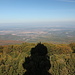 Gipfel Kékestető - Gipfelrundblick vom Fernsehturm 5/8:  ... in nordnordöstliche Richtung. Unten sind u. a. Parádóhuta und Parád zu sehen.