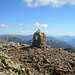 Cippo di vetta con meravigliosa vista verso la Val d'Ossola e, più lontano, il Canton Ticino