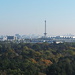 Close up auf das Zentrum von Berlin beim Fernsehturm (der weiter weg liegende Turm mit der Kugel).