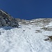 Abstieg über den Schnee der Südostflanke