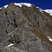 Blick vom zweiten, grösseren Aufschwung am Stotzigberggrat zum Gipfel des Stotzigberges (2739m).