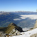 Kurz vor dem Gipfel eröffnet sich erstmals dieser grandiose Blick auf Alvierkette und Alpstein und natürlich der Tiefblick auf das Rheintal