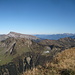der Nordosten - links der Bildmitte der Hohe Ifen<br />hier auch ein Teil meines Abstiegs erkennbar: von rechts über den Grat  bis zum Starzeljoch und von dort zunächst hinunter zur Althornbach-Alp 