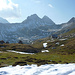 Erster Blickkontakt zur Cufercalhütte. Dahinter mitte Piz Cufercal, rechts daneben Pizzas d'Anarosa (Grauhörner), ganz rechts Berg mit Punkt 2650m.