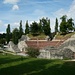 Das Theater von Augusta Raurica bei Augst. Im 1. bis 3. hatte die römische Stadt 10000-15000 Einwohner. <br /><br />Für weitere Infos siehe bei Wikipedia ([http://de.wikipedia.org/wiki/Augusta_Raurica]) und BL-Tourismus ([http://www.augustaraurica.ch/menu/index.php]).