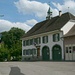 Das Gemeindehaus und die Feuerwehr von Giebenach (319m).