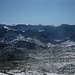 Blick vom Weisshorn auf eine verschneite Bergwelt