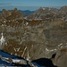 Aussicht vom Wissberges (2627m) auf den Hahnen (2607m). Im Hintergrund stehen der Rigidalstock (2592,5m) und der Gross Sättelistock (2637m).