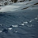 Meine Aufstiegsspur auf den Nordgrat des Stotzigberggrates - Chänglischberg. Der Schnee war zum Glück mit Steigeisen bestens begehbar, es lag etwa 10cm Pulverschnee auf einer pickelharten Unterlage.