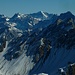 Aussicht im Fotozoom unterhalb des Stotzigberggrates - Chänglischberg (2645m) in die Östlichen Urner- und in die Glarner Alpen mit dem König Tödi - Piz Russein (3614m).<br /><br />Weiter auffällige 3000er auf dem Foto sind (v.r.n.l): Gross Düssi / Piz Git (3256,0m), Gross Windgällen (3187,3m), Gross Schärhorn (3294,5m) und Clariden (3267,5m). 