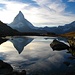 Im Seelein vorbei dem Riffelsee spiegelt sich schon wieder das Matterhorn...