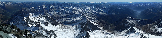 Großglockner-Panorama von den Julischen Alpen bis zu den Dolomiten.