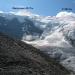 Der Weissmies gesehen von Hohsaas (3101m). Rot eingezeichnet ist die Route auf den Gipfel. Interessanterweise  wird die Gipfelhöhe neuerdings mit 4017m auf der LKS angegeben; früher war die Höhe 4023m, wahrscheinlich hat das Gipfeldach einiges an Eis verloren!