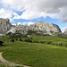 Blick von Grodnerjoch nach Cirjoch, Col Turond(2651m), Saas da Ciampac(2667m) und Sassongher(2665m).