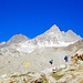 Die Aiguilles Rouges d'Arolla von der Hütte aus. Den Mond kann man auch erkennen