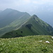 Blick vom Huser Stock, der Gratwanderweg ist gut zu sehen