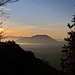 Kurz nach Sonnenaufgang - ein neuer Tag bricht über Südtirol an.