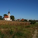 Kirche und Dorf Alsóberkifalu.