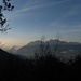 Vista dal sentiero 17A verso il triangolo lariano, da sx Monte Barro - Moregallo - Corni di Canzo e Cornizzolo