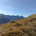 Blick von der Fleischbank zum Karwendelhauptkamm mit Birkkarspitze und Oedkarspitzen. Davor östliche Karwendelspitze und Vogelkarspitze.