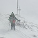 Im Schnee spürt man die Knie weniger beim Abstieg. Start mittags an der Breslauer Hütte
