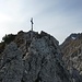 Der kurze, felsige Gipfelgrat des Roßkopf