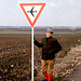 ...  hier (auf dem Wendelstein) sollte man dieses Schild aufstellen - aber richtig rum: Vorfahrt achten für Tiefflieger
(Bild aus 1969 am Fliegerhorst FFB)